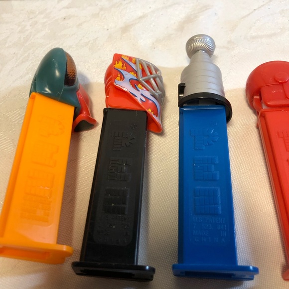 Lot of 7 Vintage Pez Dispensers hockey, Spider-Man , Hulk, Dr. Strange Bugz - Picture 9 of 10